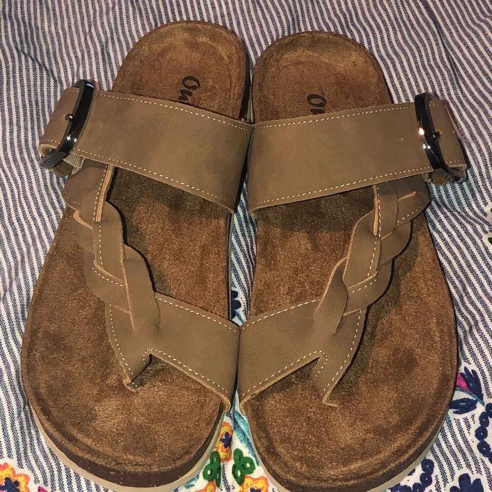 Outwoods “Bork Taupe” sandal